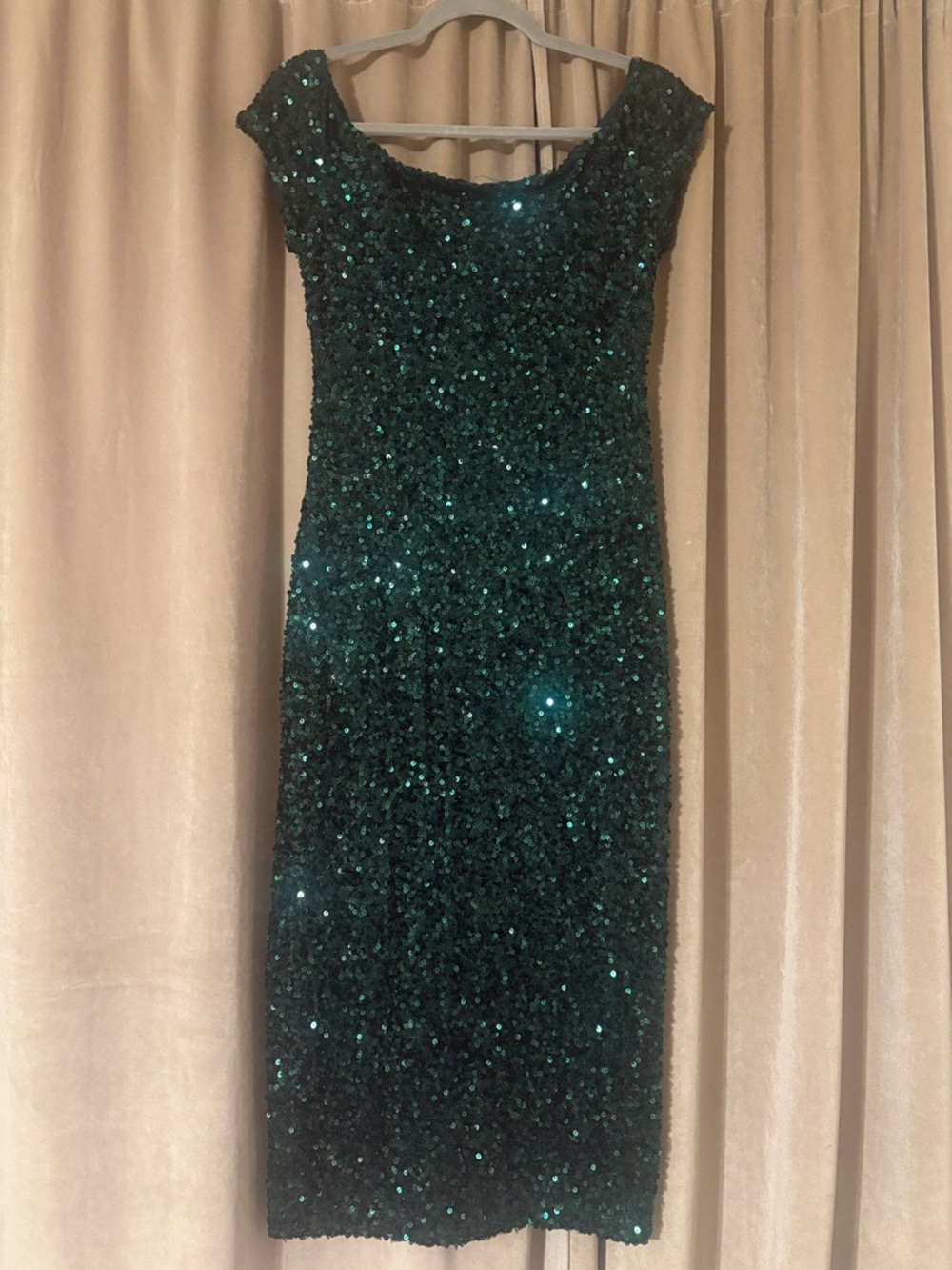 Windsor Emerald Green Sequin Midi Dress